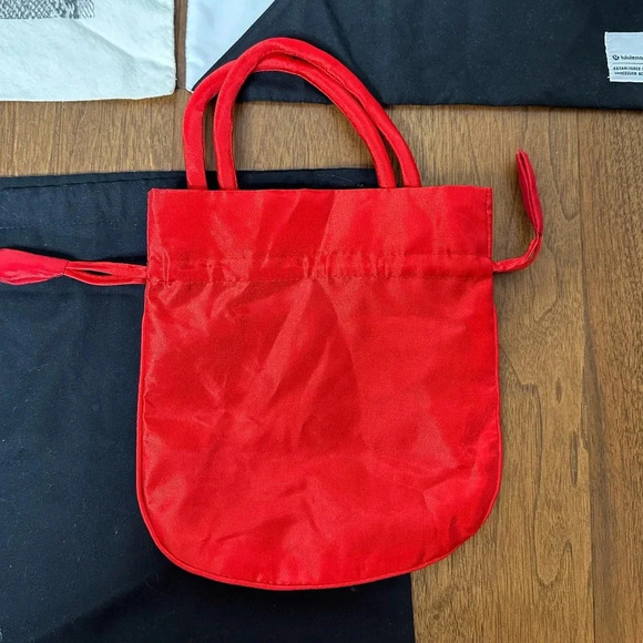 Bundle of Zippered Pouches and Dust Bags - Picture 9 of 10